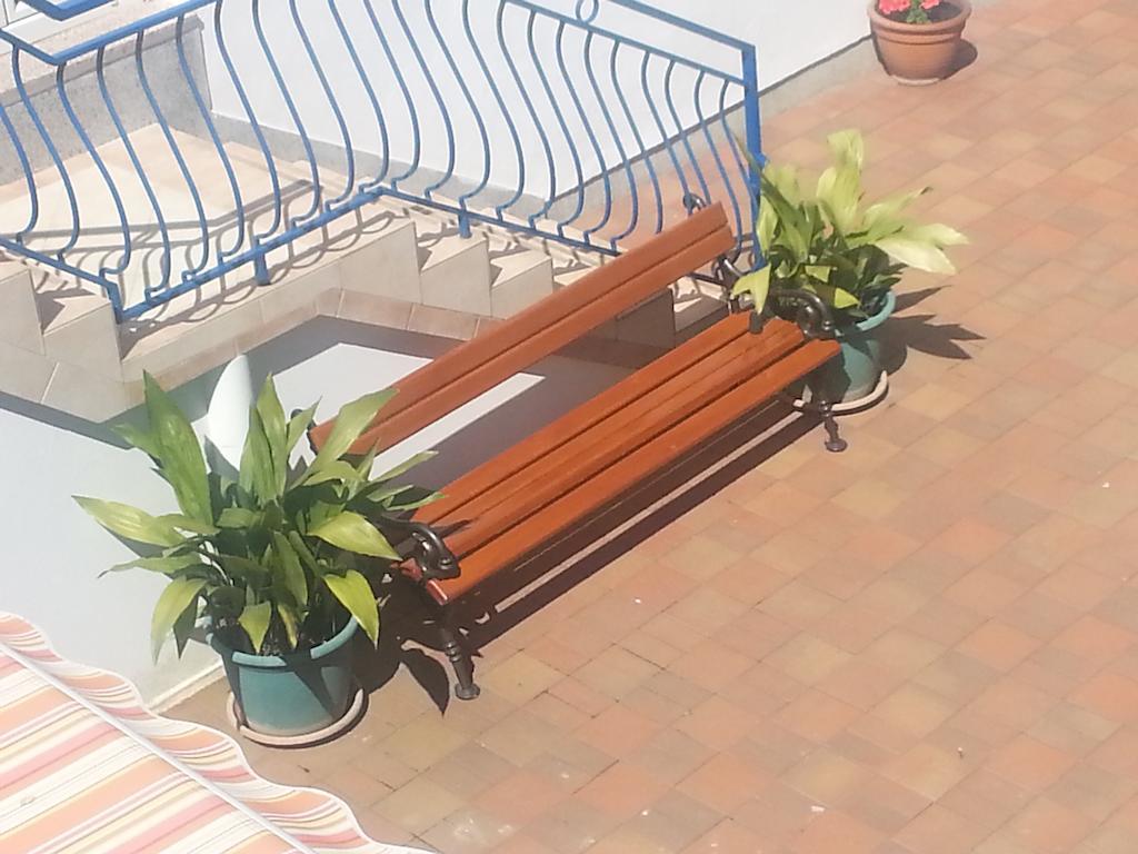 Studio Apartments With Terrace Near Sea - Angela'S Apartments Zadar Eksteriør billede